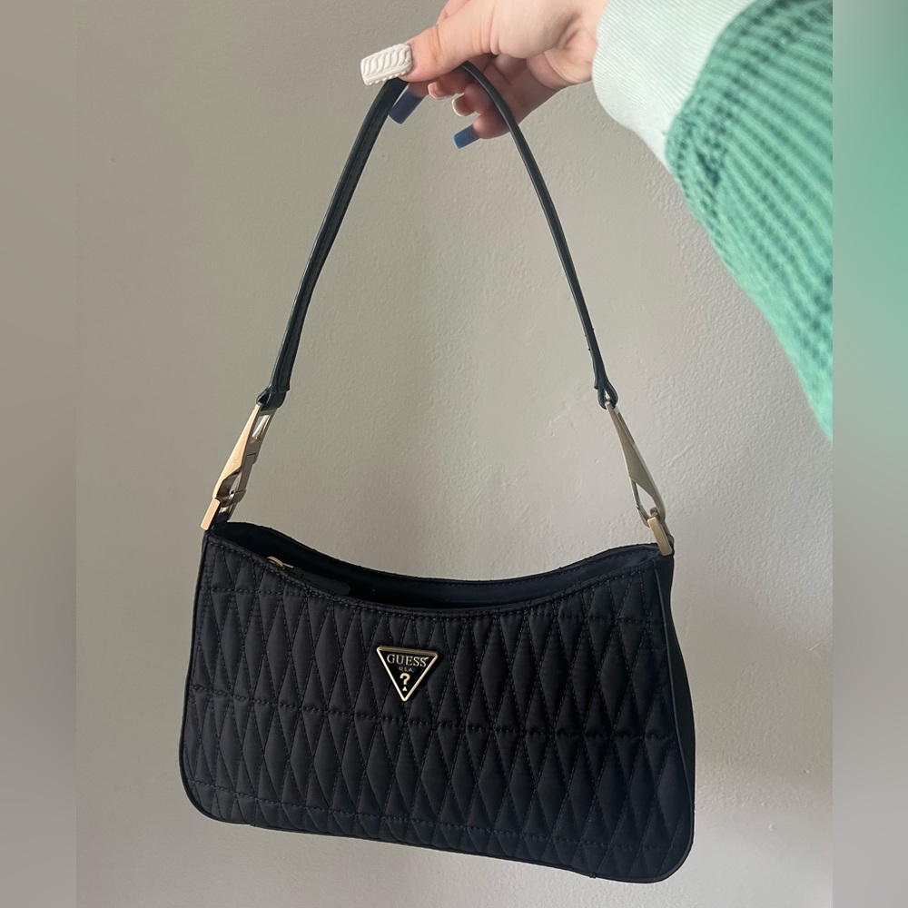 Guess Shoulder Bag